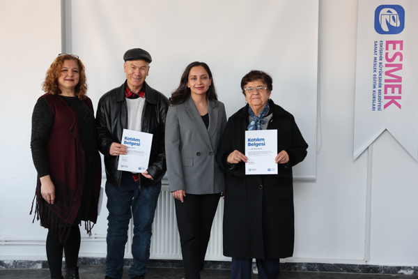 Eskişehir Mutluluk Atölyesi’nde katılım belgeleri verildi