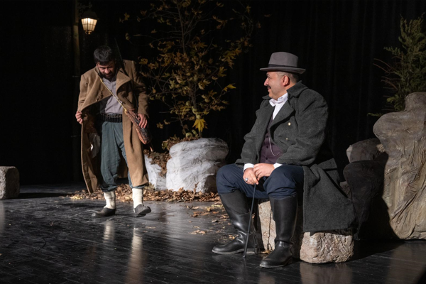 “Pusuda” oyunu sahnelendi