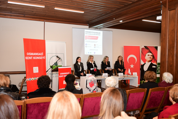 Osmangazi’de “Cumhuriyetin Çalıkuşları” paneli düzenlendi