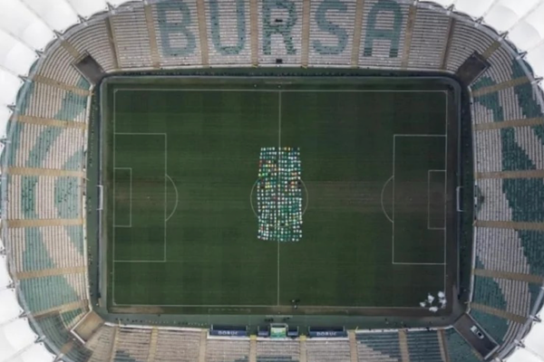 Bursaspor formaları sahaya serildi