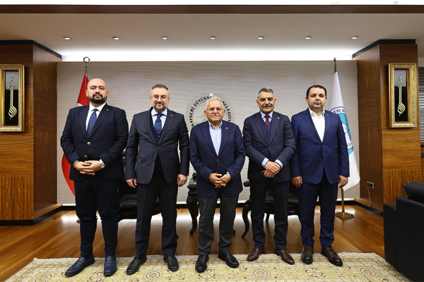 Başkan Büyükkılıç’a ziyaretler sürüyor