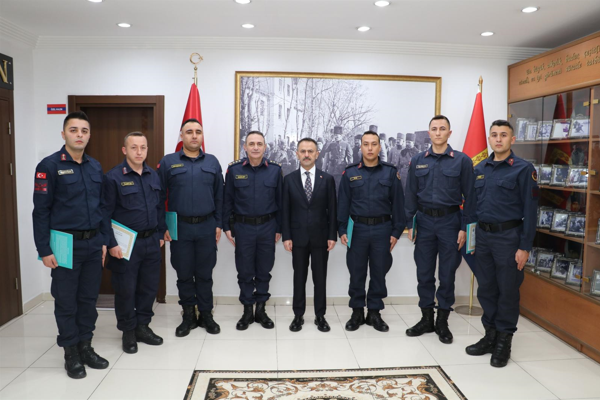 Vali Aktaş, İl Jandarma Komutanlığını ziyaret etti