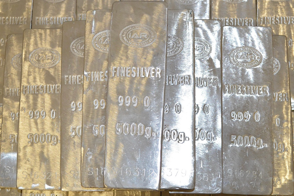 Gümüş Fed faiz kararı öncesi yeni rekor seviyeye ulaştı