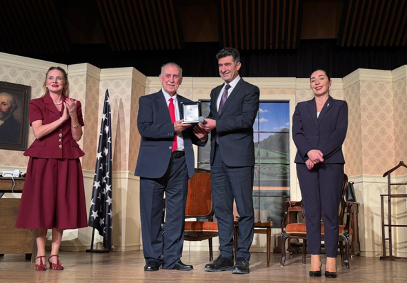 Yalova’da “Olaylar Çok Büyük” oyunu sahnelendi