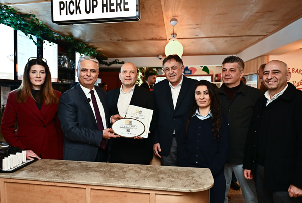 Muratpaşa’da işletmelere Gold Town Gıda Güvenliği ve Hijyen Sertifikası verildi