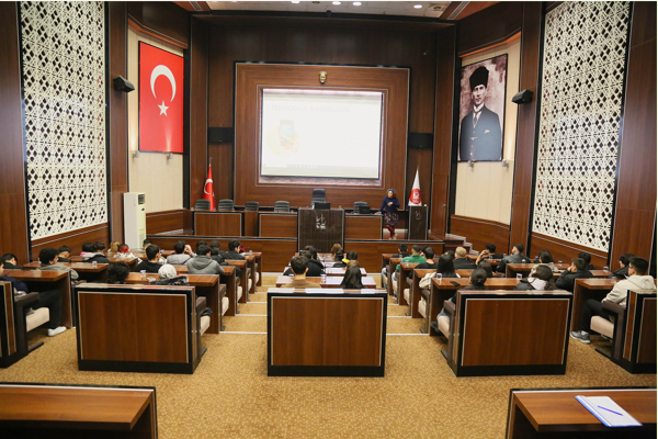 Keçiören Belediyesi’nden stajyerlere yönelik eğitim