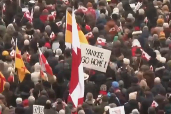 Euronews: AB, Grönland konusunda ticaret “bazukasını” hemen devreye sokmaktan vazgeçti