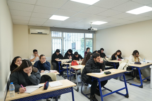 Gürsu Etüt Merkezi’nde eğitim devam ediyor