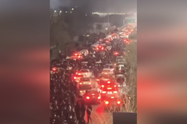 İran’da protestoların ülke geneline yayılmasıyla internet erişimi tamamen kesildi