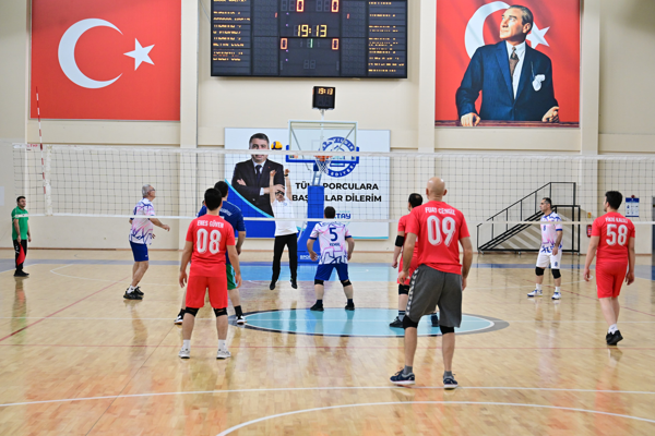 Yıldırım Belediyesi Birimler Arası Voleybol Turnuvası tamamlandı
