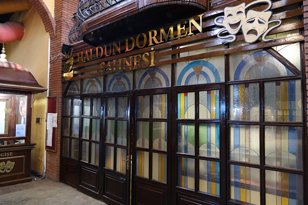 Eskişehir’de Haller Gençlik Merkezi Sahnesi, Haldun Dormen’in adını aldı