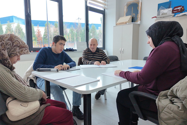 Çayırova’da görme engellilere yönelik Kur’an-ı Kerim eğitimi başladı