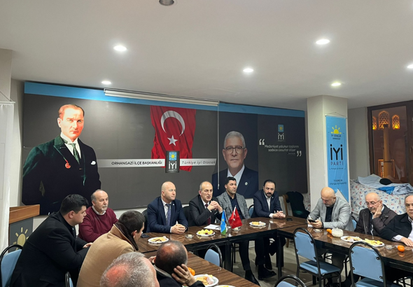 Kaya, Orhangazi’de ilçe yönetimiyle bir araya geldi