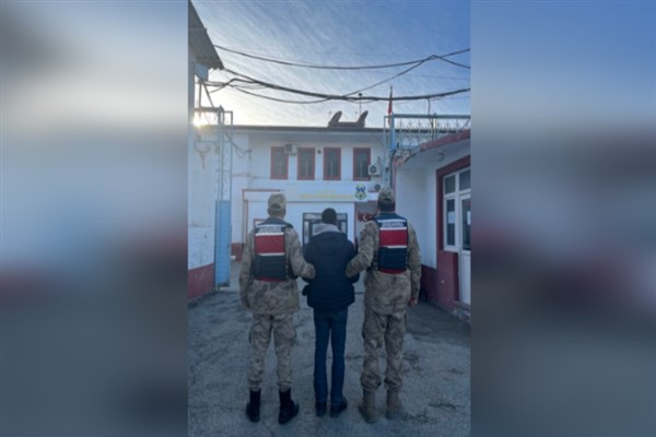 Uyuşturucu ticareti suçundan aranan şahıs JASAT operasyonuyla yakalandı