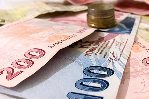 En düşük emekli maaşı 20 bin TL’ye yükseltildi