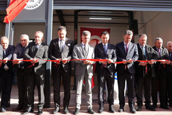Sarıkurt, Mavi Yaka Mesleki Eğitim Merkezi açılışına katıldı