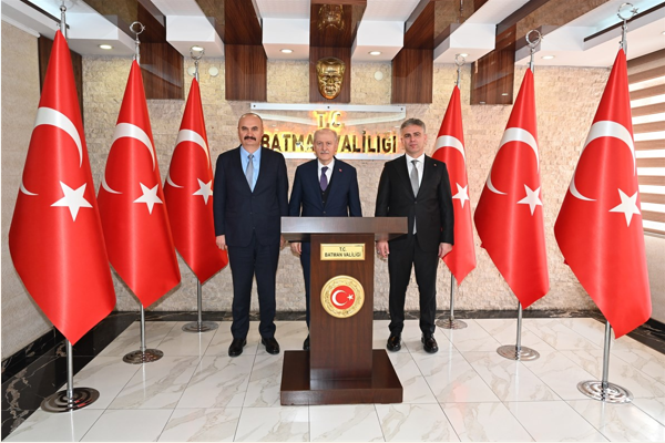 Bakan Yardımcısı Suver, Batman Valisi Canalp’i ziyaret etti