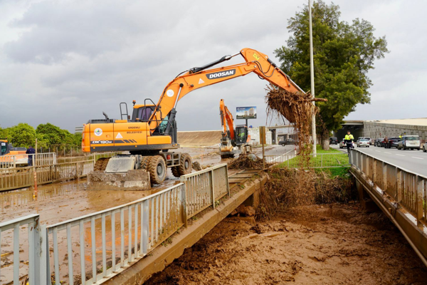 Erdemli’de sağanak sonrası çalışamalar sürüyor
