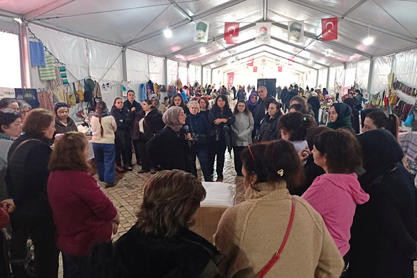 Maltepe’de kadınlara sosyal medya fotoğrafçılığı eğitimi verildi