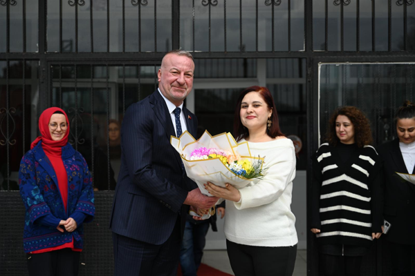 Başkan Karabatı, Adnan Menderes Ortaokulu’nu ziyaret etti