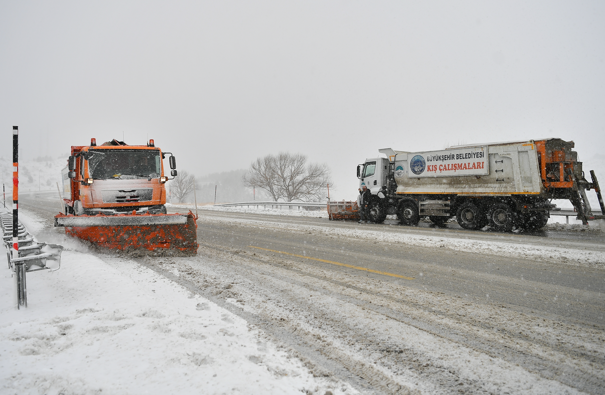 Kayseri’de 300 mahalle yolu ulaşıma açıldı