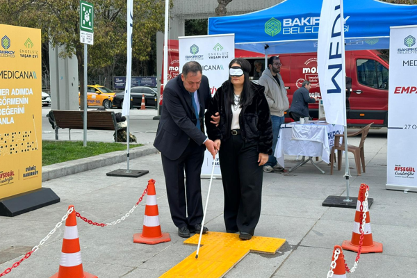 Bakırköy’de görme engellilerle empati deneyimi
