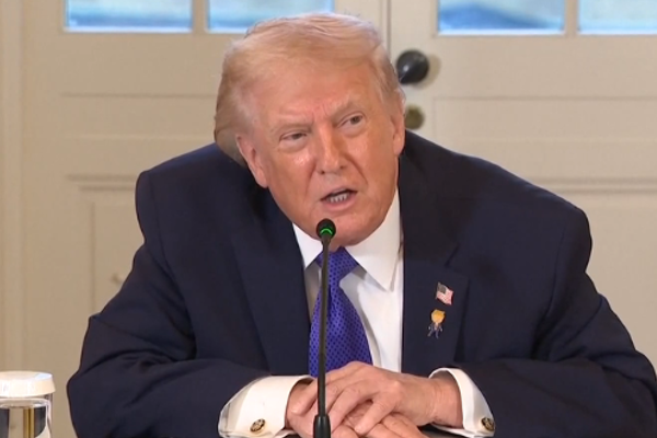 Trump, Rusya ve Çin’in Grönland’ı ele geçirmesini önlemek için Grönland’ı istiyor