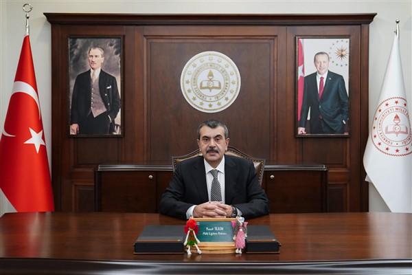 Bakan Tekin, Ağrı Valiliğini ziyaret etti