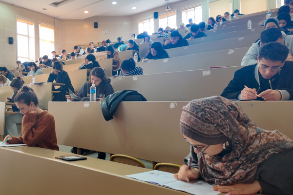 Manisa’da MSÜ adayları için deneme sınavı yapıldı