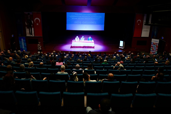 Kartal’da “Felsefe Buluşmaları: Günümüzde İnsan ve Sorunları” semineri düzenlendi