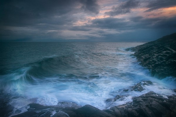 Fırtına nedeniyle İstanbul’da deniz ve hava ulaşımı aksadı