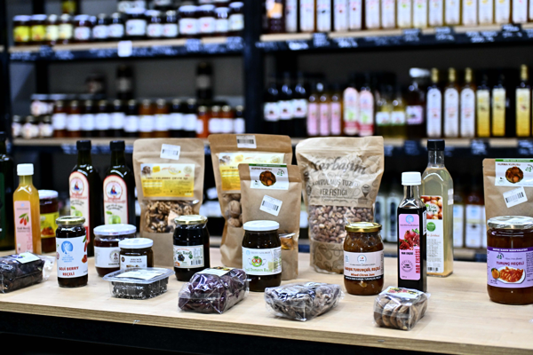 Muratpaşa Kadın Kooperatifleri Ürün Satış Mağazası gelirini artırıyor