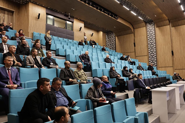 Başkan Kahveci, Halk Günü Toplantısı’nda vatandaşların taleplerini dinledi