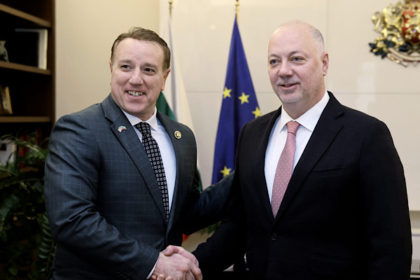 Jelyazkov, ABD Kongre Üyesi Fallon ile bir araya geldi