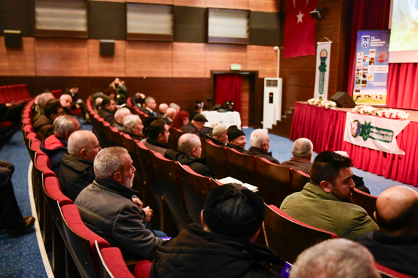 Vatandaşlara “Kışlatmadan, İlkbahara Arıcılıkta Koloni Yönetim” eğitimi verildi