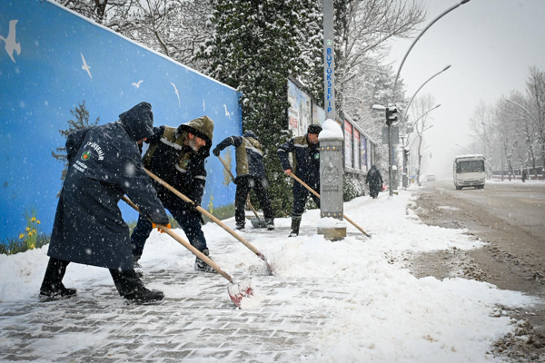 Malatya Büyükşehir Belediyesi’nden karla mücadele çalışmaları