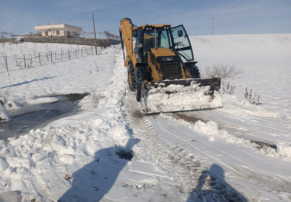 Diyarbakır’da kırsal mahallelerde 2 bin 622 kilometre yol ulaşıma açıldı
