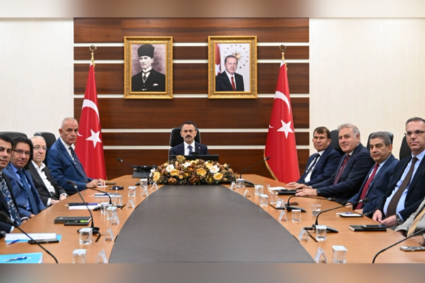 Vali Aktaş, yardımcılarıyla toplantı yaptı