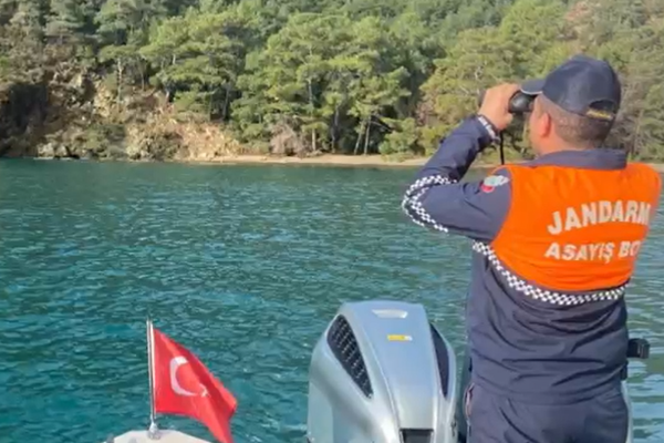 Bakan Yerlikaya: Göçmen kaçakçılığı organizatörlerine geçit yok