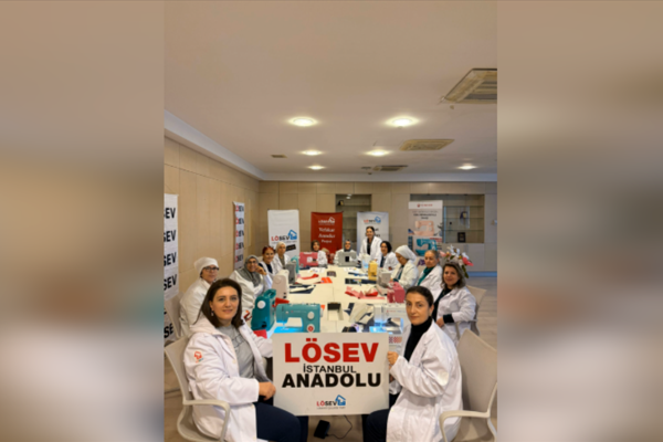 LÖSEV anneleri Bez Çanta Atölyesi’nde bir araya geldi