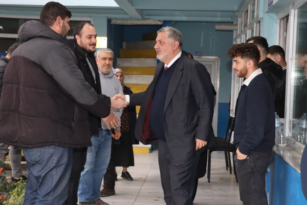 Başkan Gürel, hal esnafını ziyaret etti