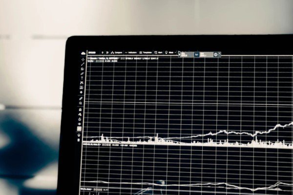 Nikel fiyatları kar satışlarıyla 17.000 doların altına geriledi