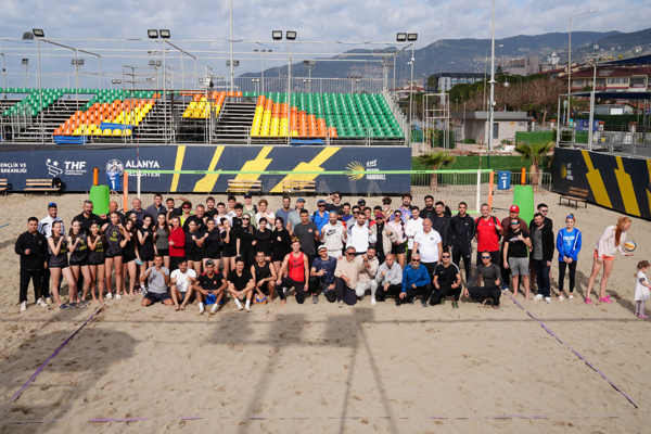Plaj Voleybolu Halk Şampiyonası’nın şubat etabı tamamlandı