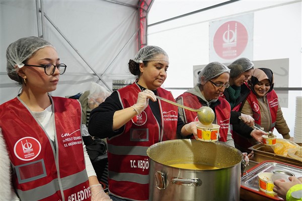 Keçiören’de 15 noktada iftar ve kumanya desteği