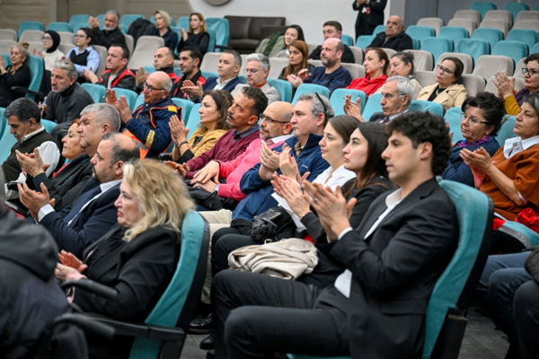 Bornova’da “Afet Gerçeği ve Dirençli Kentler” başlıklı panel düzenlendi