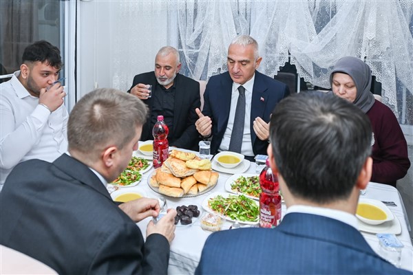 Bakan Ersoy, Kırıkkale’de iftar ve ziyaret programlarına katıldı