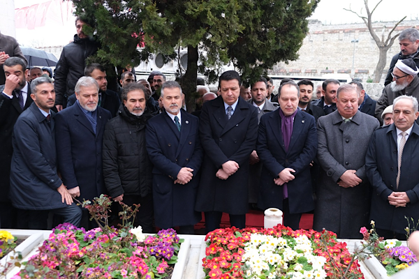 Necmettin Erbakan vefatının 15. yılında kabri başında anıldı