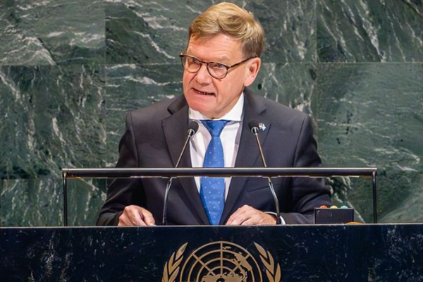 Wadephul: Suriye’deki siyasi geçişi desteklemeye hazırız