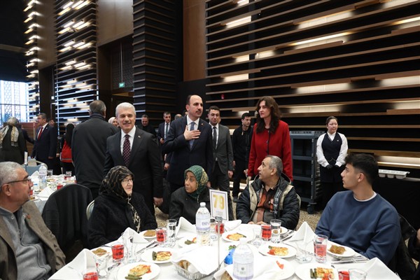 Konya’da “Büyük Aile Sofrası”nda şehit yakınları ve gaziler bir araya geldi