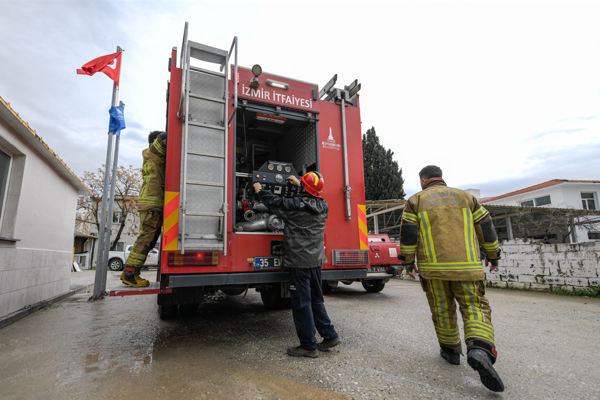 İzmir İtfaiyesi’nin 63’üncü istasyonu Şakran’da hizmete girdi